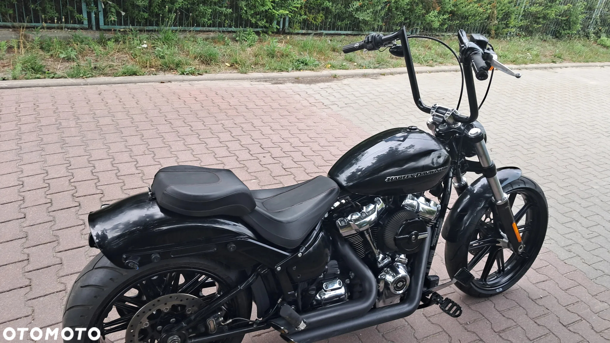 Harley-Davidson Softail Breakout - 11