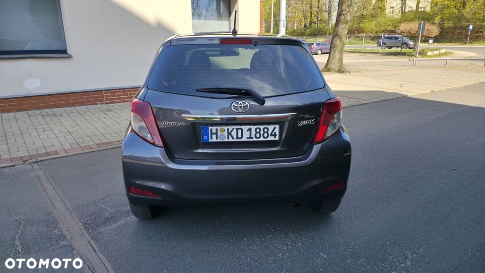 Toyota Yaris 1.33 Premium - 11