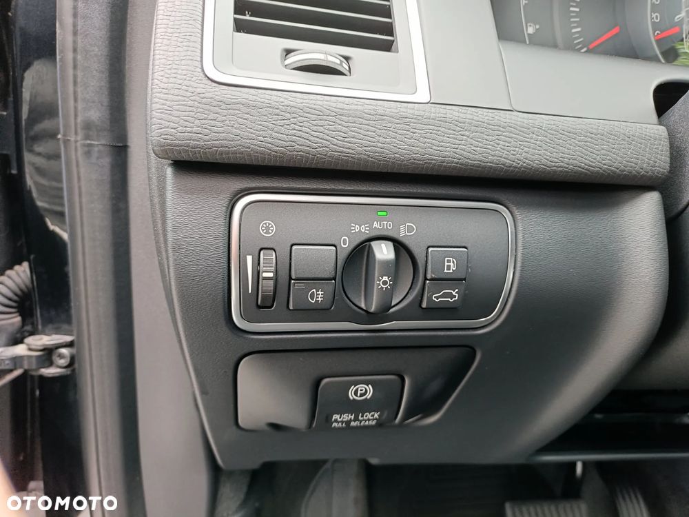Volvo XC 60 D4 AWD Momentum - 12