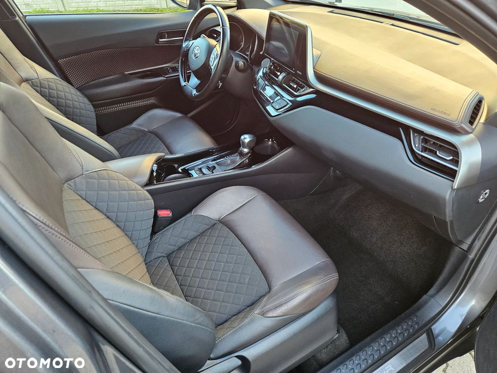 Toyota C-HR Style Selection - 11