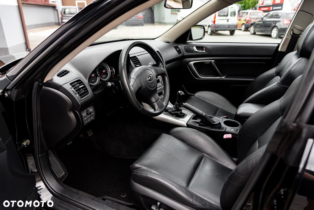 Subaru Legacy - 18