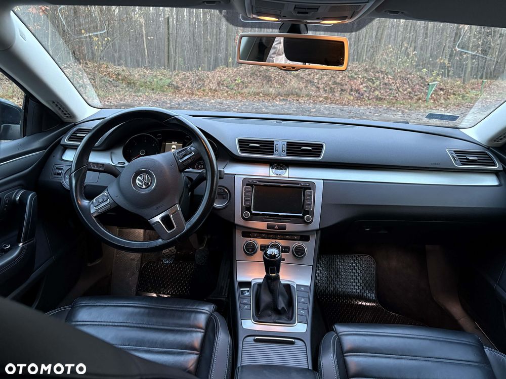 Volkswagen Passat 2.0 TDI BlueMotion Technology Comfortline - 11