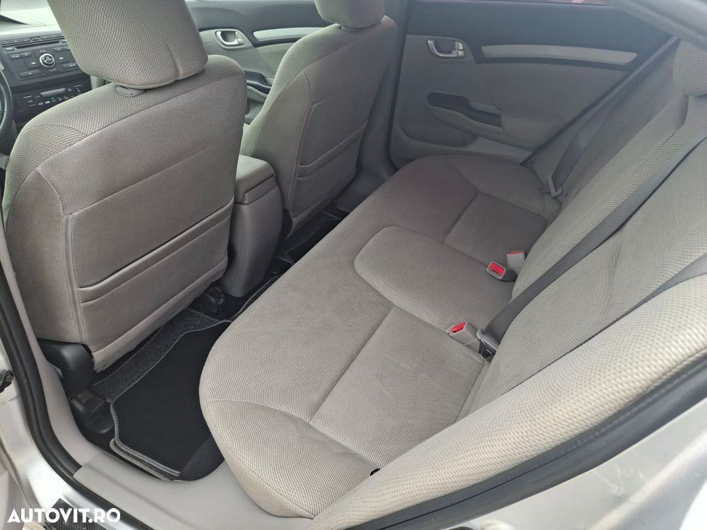 Honda Civic 1.8 i-VTEC MT Lifestyle - 16