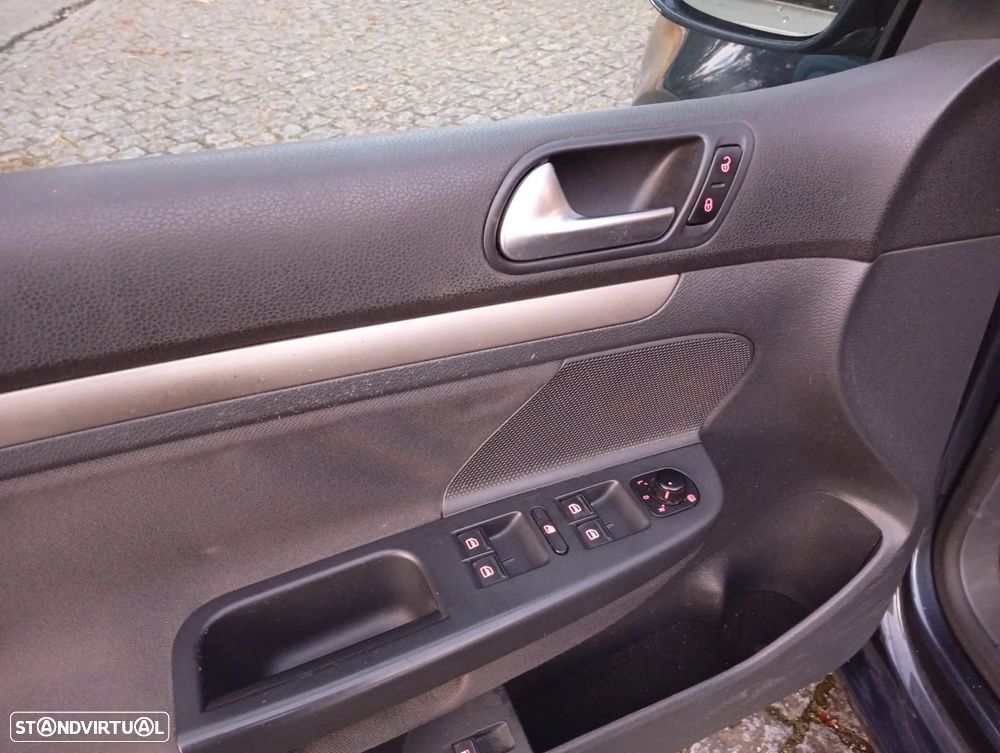 VW Golf 1.9 TDi Confortline DSG 7V - 9