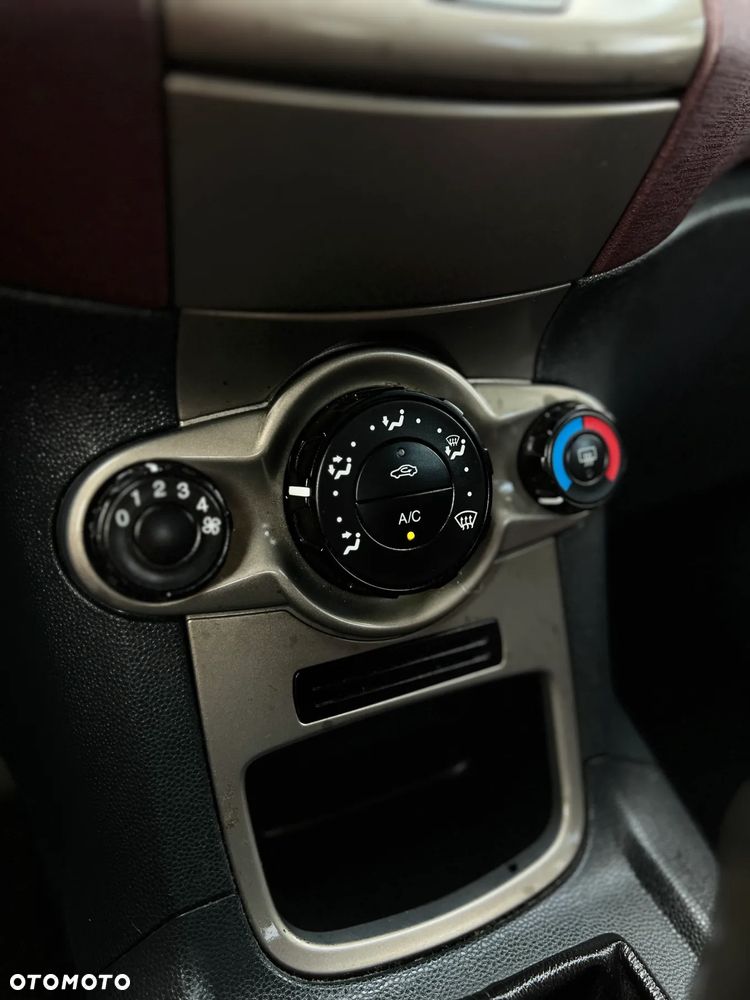 Ford Fiesta - 17