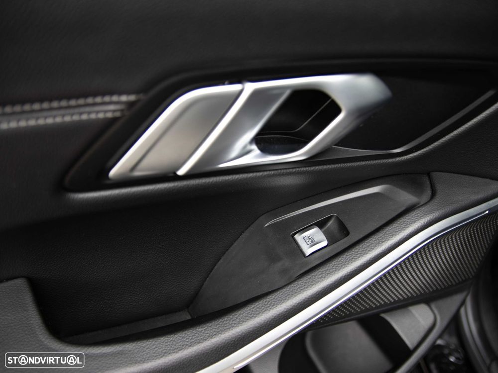 BMW 320 d Auto - 43