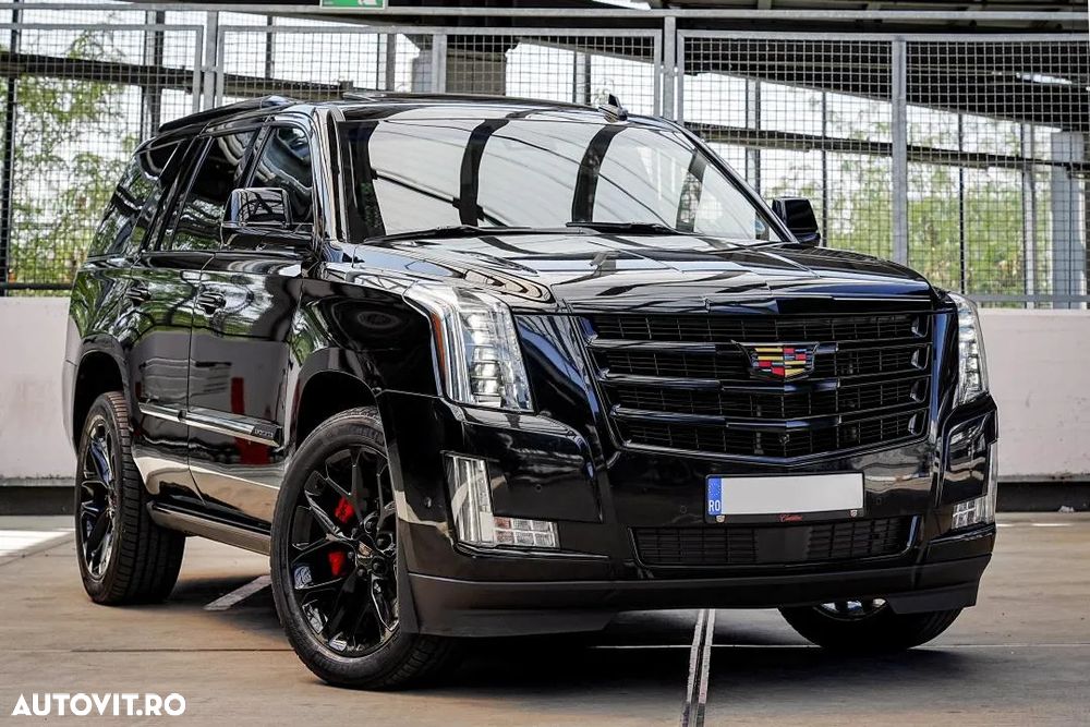 Cadillac Escalade - 1