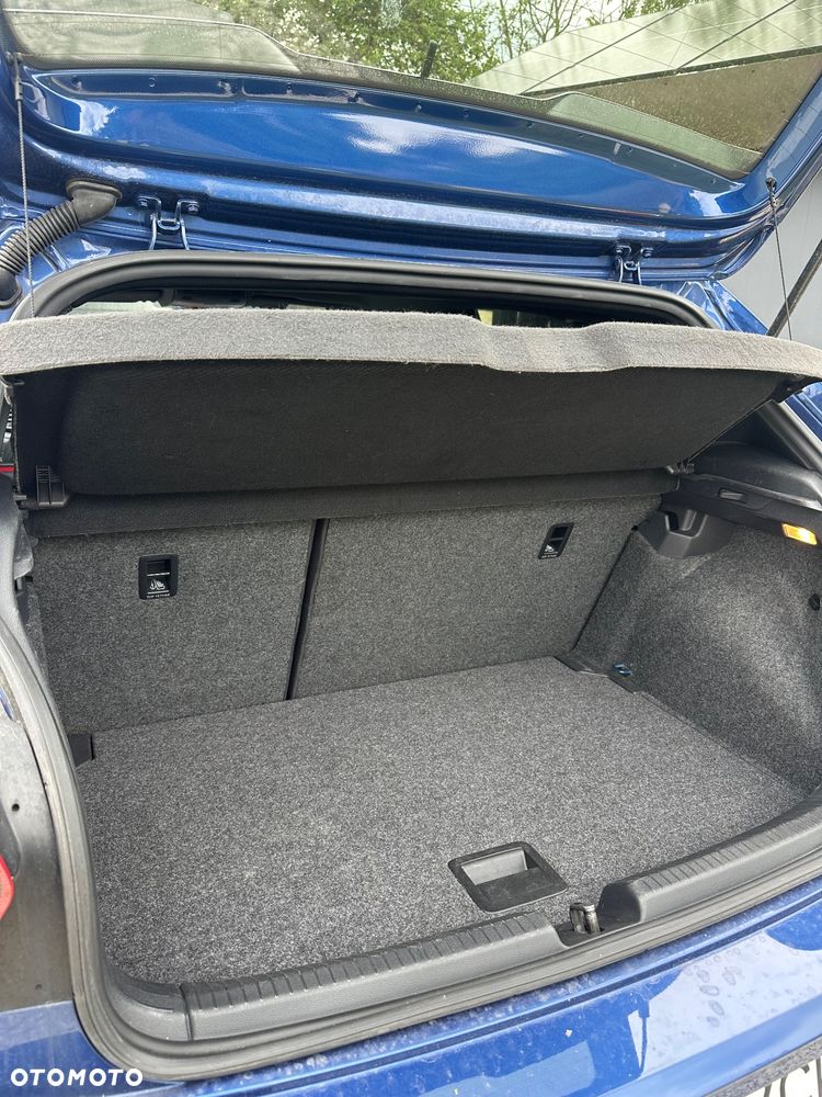 Volkswagen Polo - 11