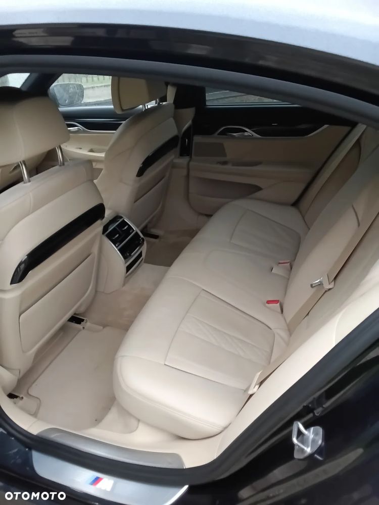 BMW Seria 7 740d xDrive - 13