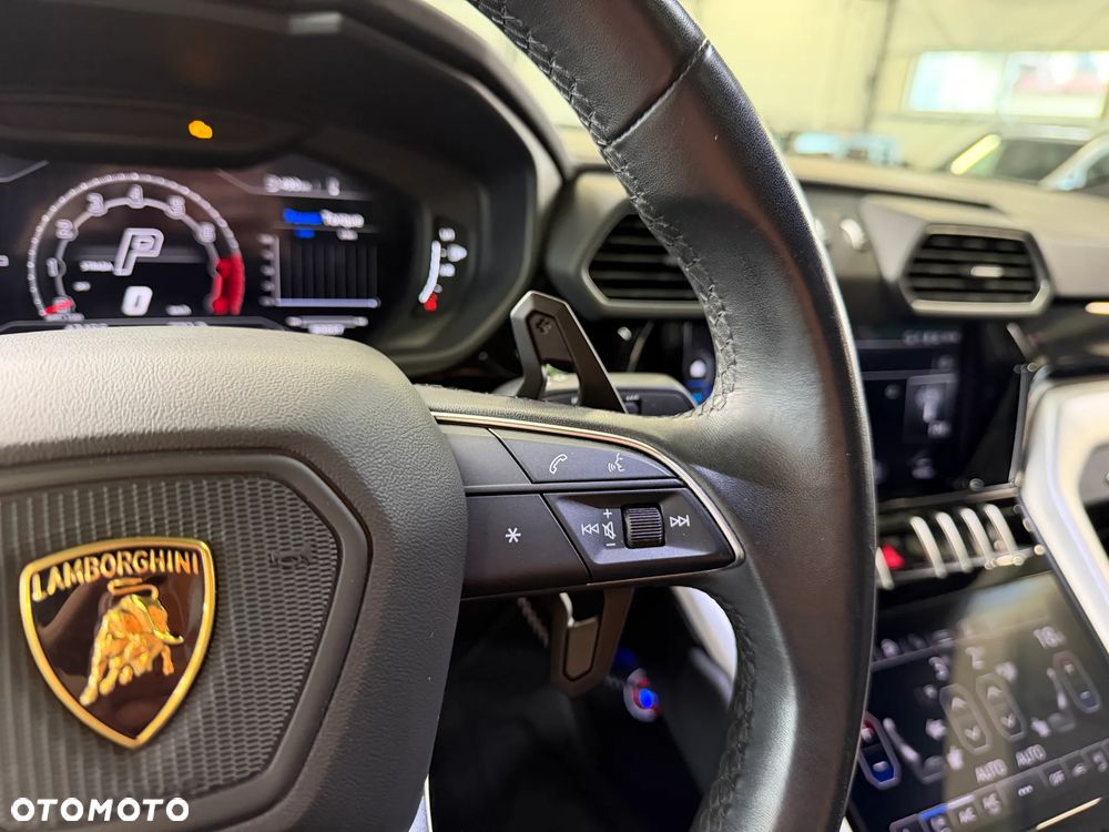 Lamborghini Urus - 20