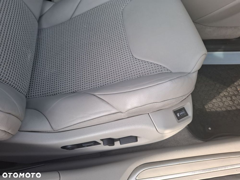 Citroën C5 3.0 HDi V6 Exclusive - 32