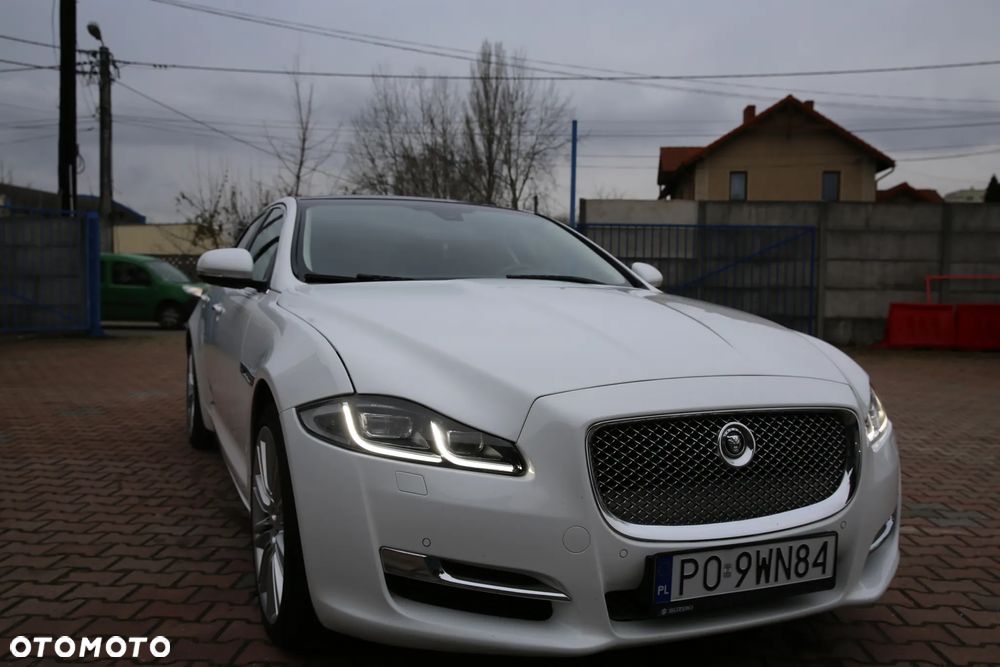 Jaguar XJ 3.0 D V6 Premium Luxury - 9