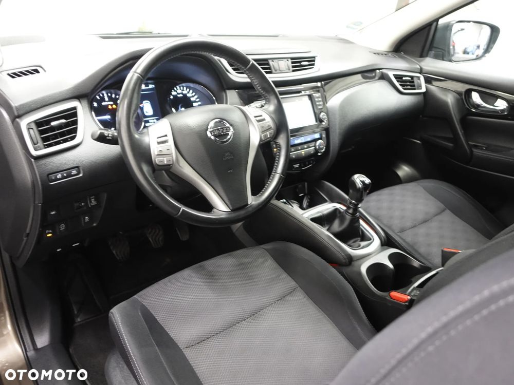 Nissan Qashqai 1.6 DCi ALL-MODE 4x4i N-Connecta - 18