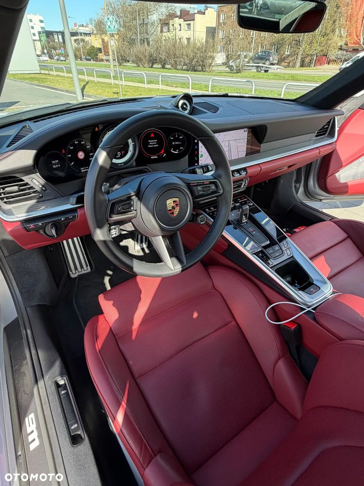 Porsche 911 Carrera - 8