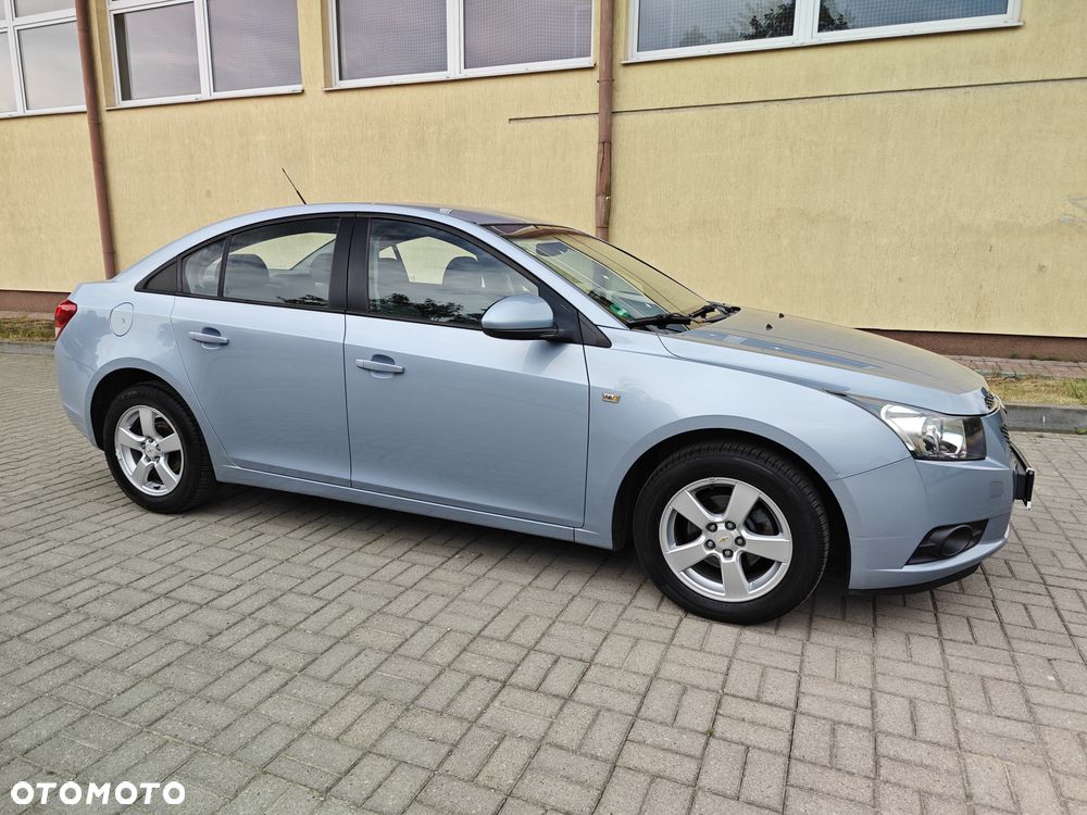 Chevrolet Cruze - 13