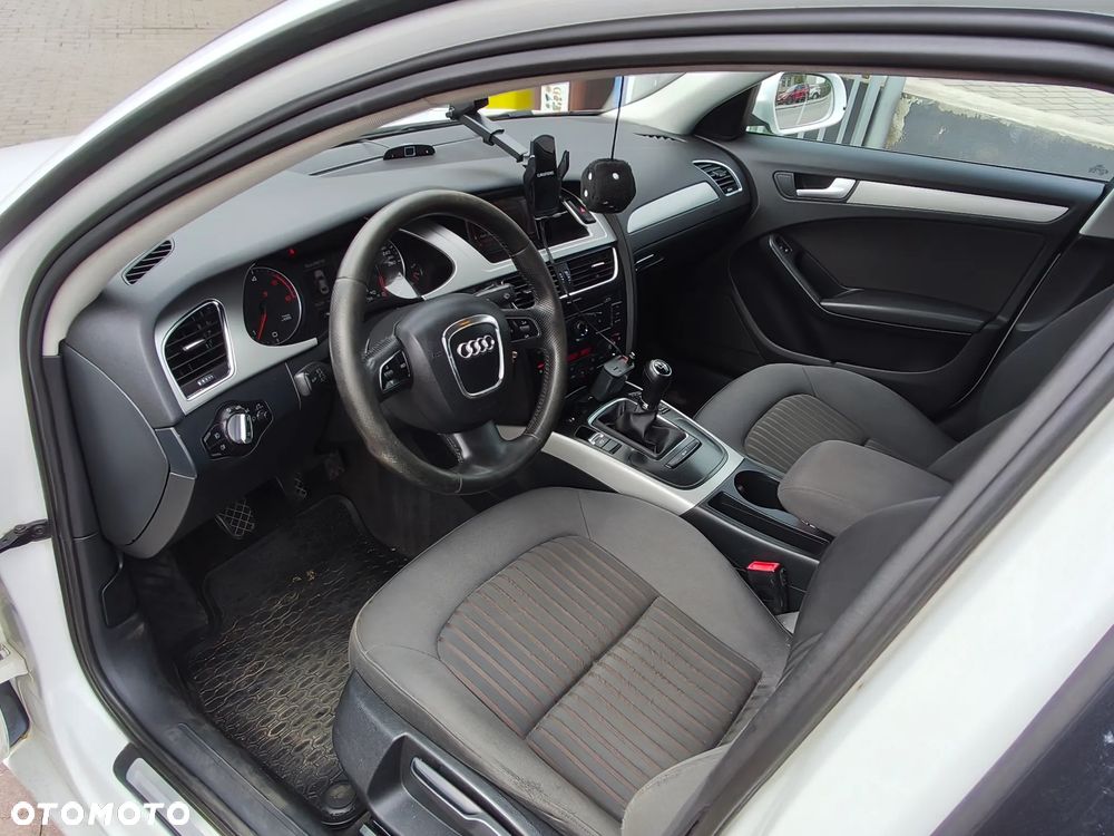 Audi A4 Avant 2.0 TDI - 16