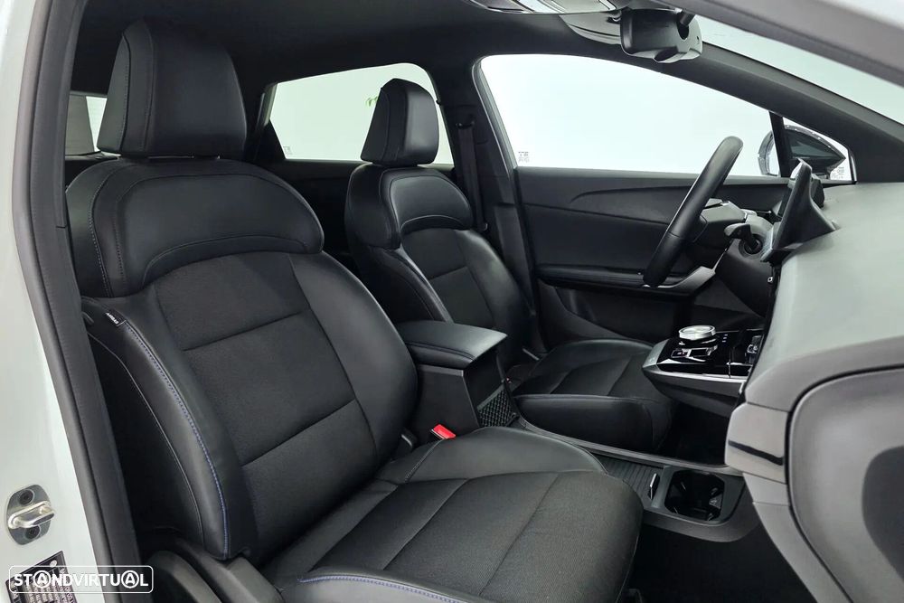 MG MG4 64 kWh Luxury - 14