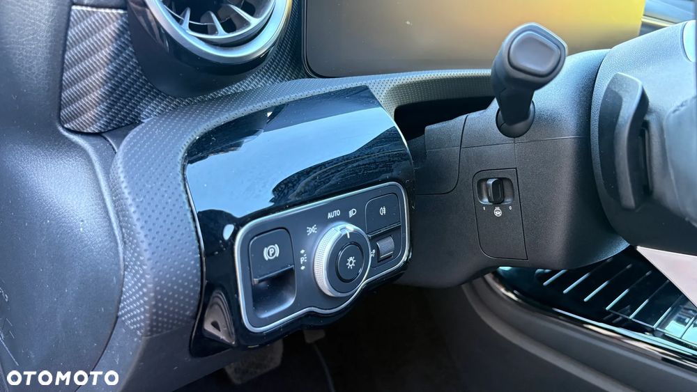Mercedes-Benz CLA 200 d Progressive 8G-DCT - 19