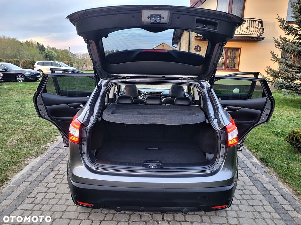 Nissan Qashqai 1.6 dCi Xtronic TEKNA+ - 6