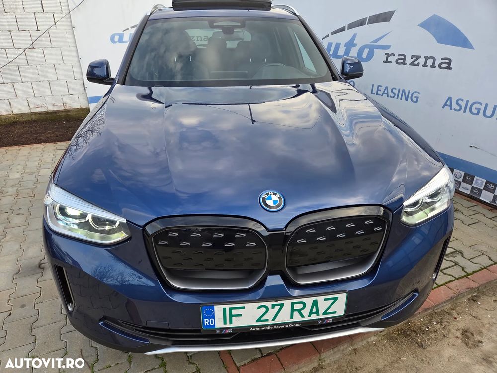 BMW iX3 - 8