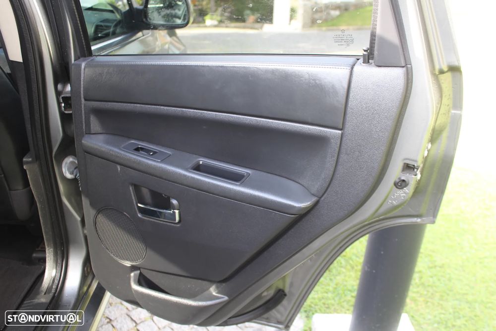 Jeep Grand Cherokee 3.0 CRD Auto Overland - 27