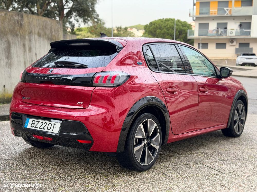 Peugeot e-208 GT - 15
