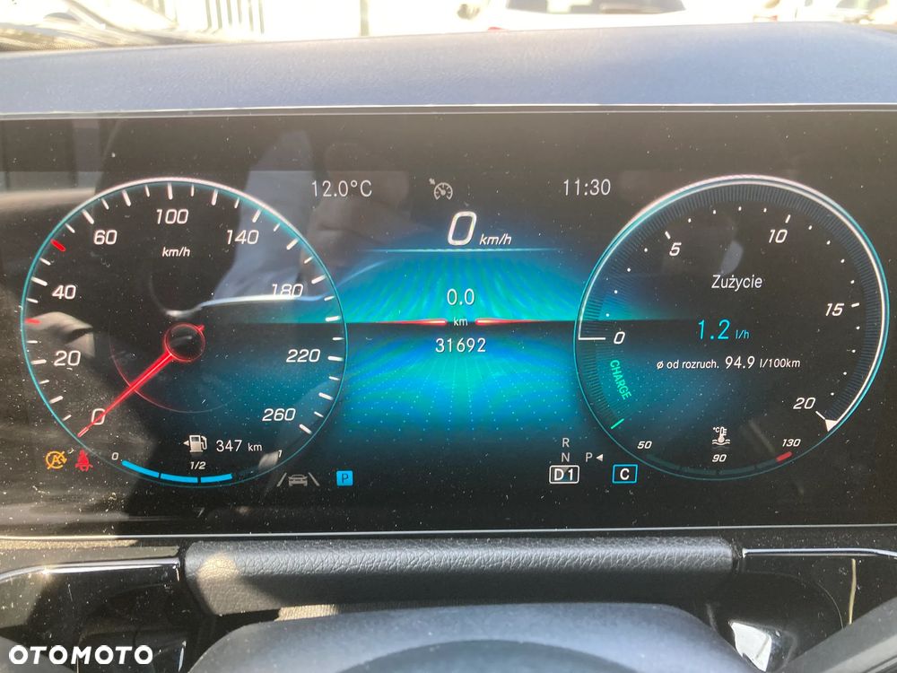 Mercedes-Benz GLA - 9