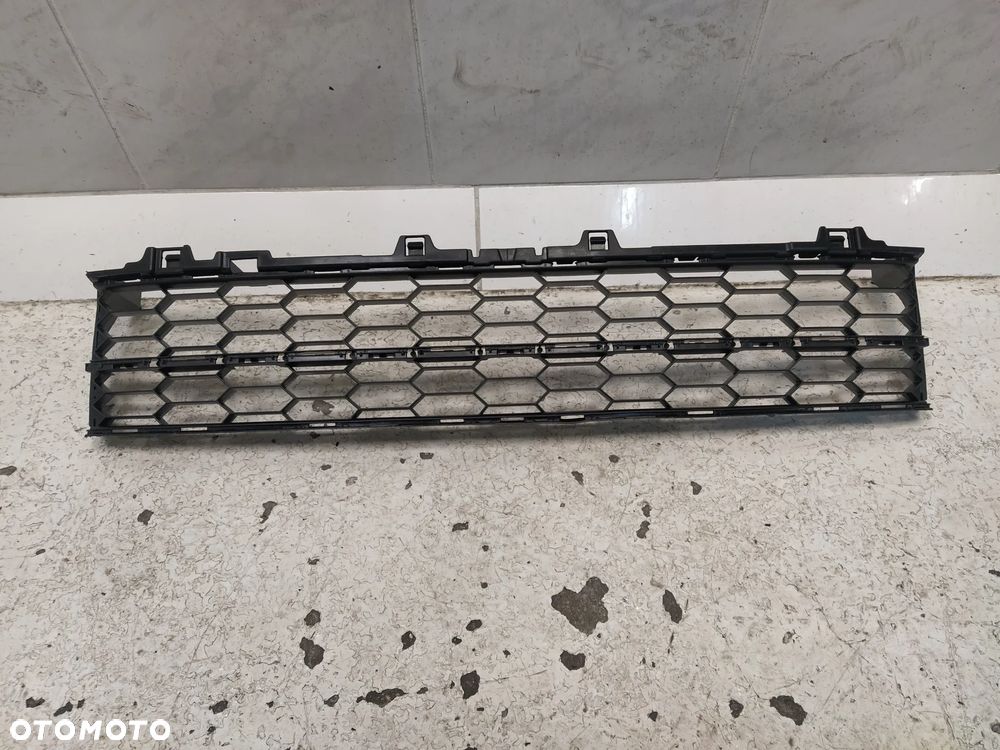 SKODA SUPERB III KRATKA ZDERZAKA PRZÓD PRZEDNIA DOLNA GRILL ATRAPA WLOT - 2