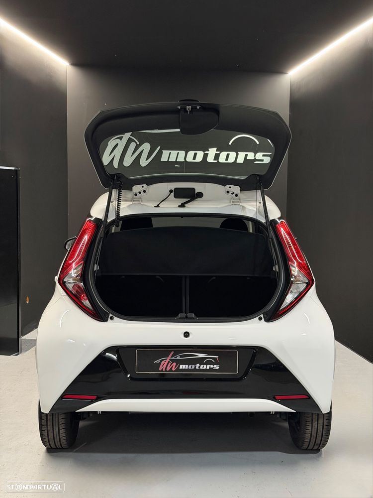 Toyota Aygo x-play - 3