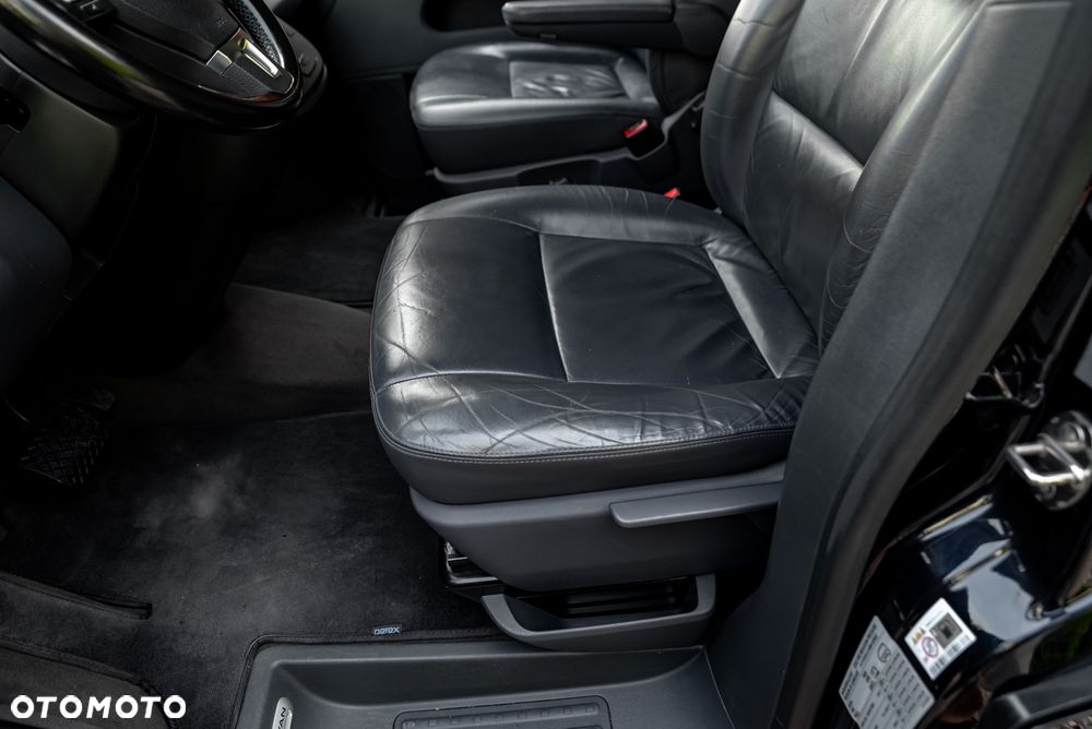 Volkswagen Multivan - 19