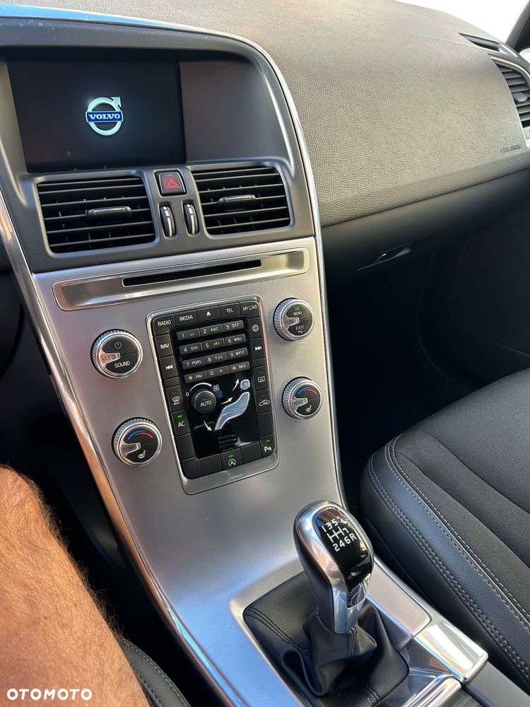 Volvo XC 60 D3 Drive-E Momentum - 10