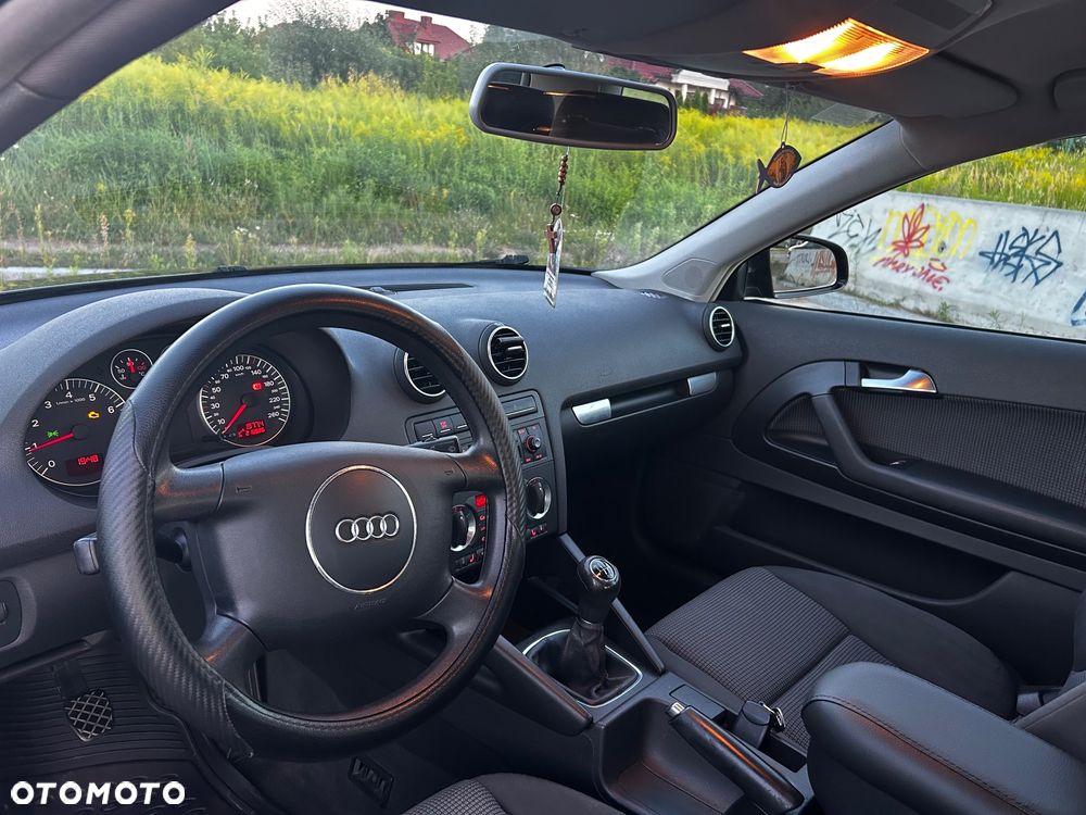 Audi A3 3-drzwiowe 1.6 Ambiente - 9
