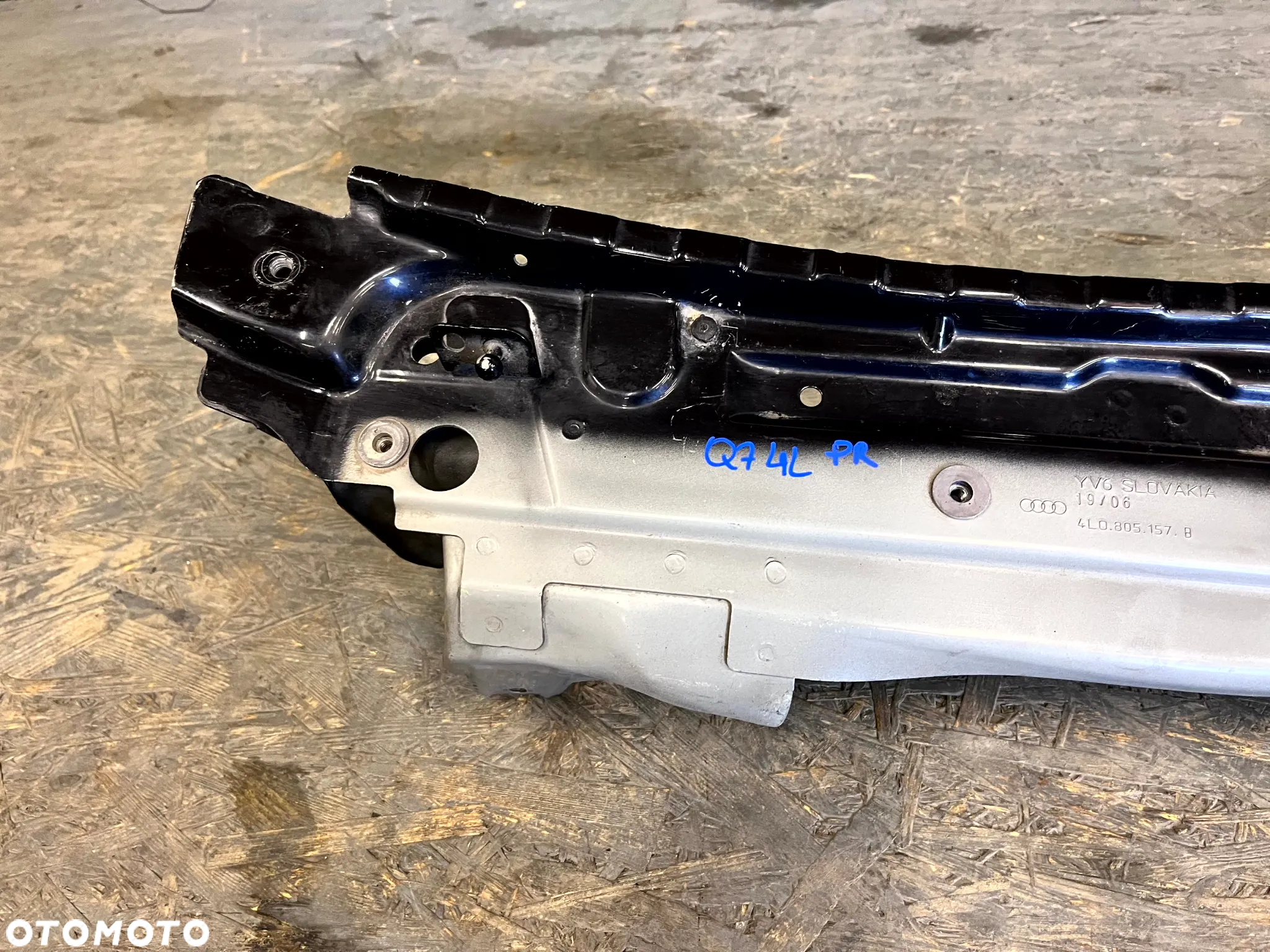 AUDI Q7 4L MOCOWANIE WSPORNIK BŁOTNIKA LEWY 4L0805157B - 2