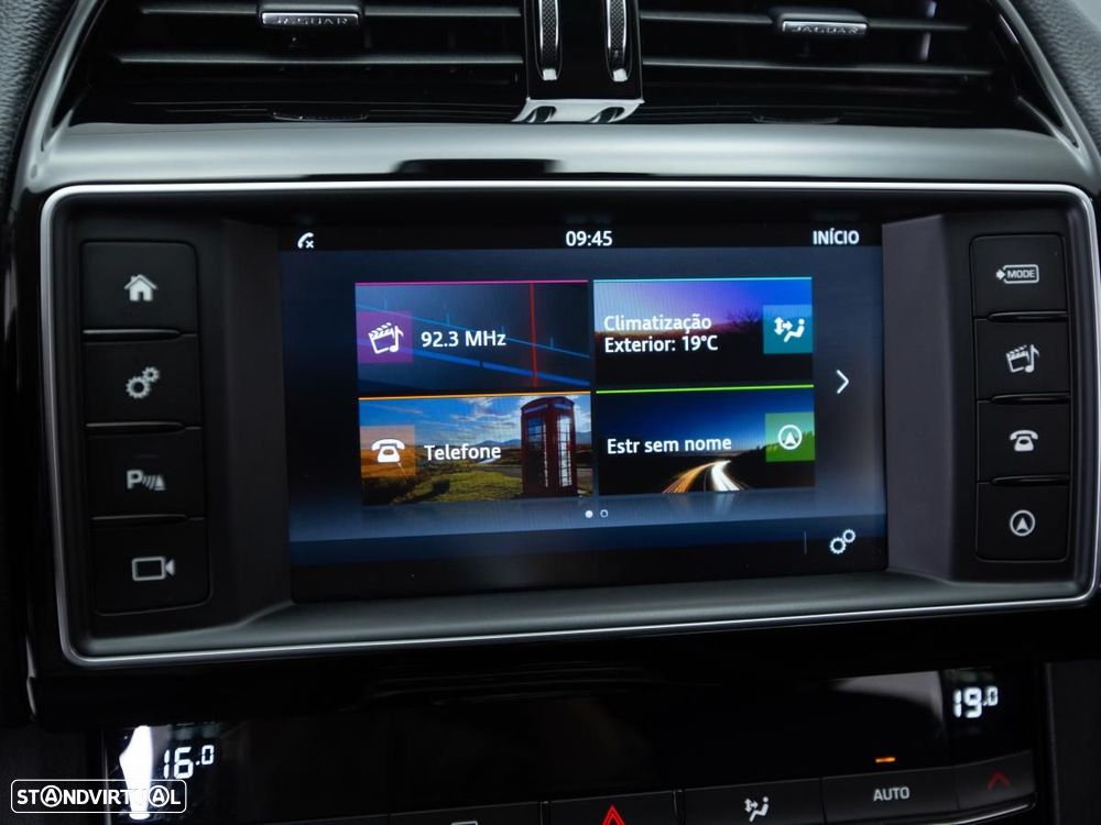 Jaguar F-Pace - 25