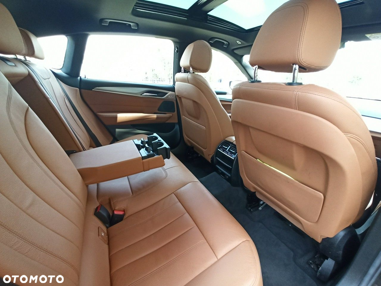 BMW 6GT - 13