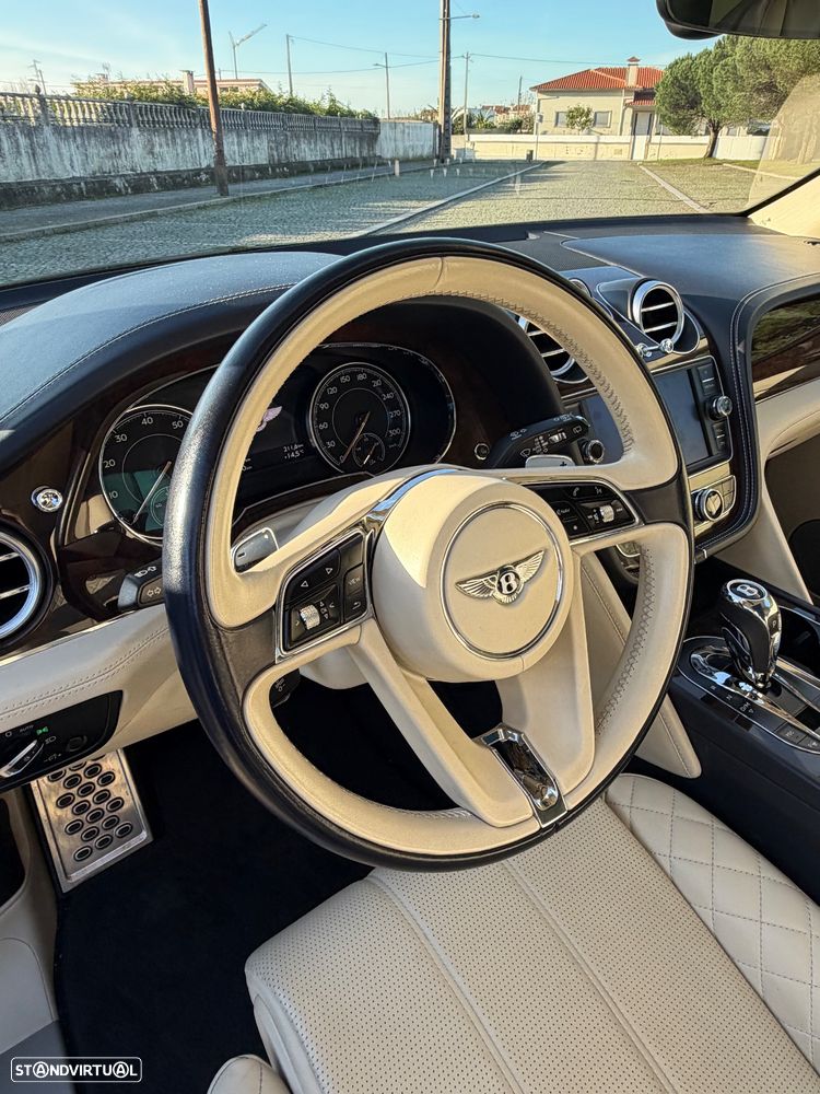 Bentley Bentayga Azure - 8