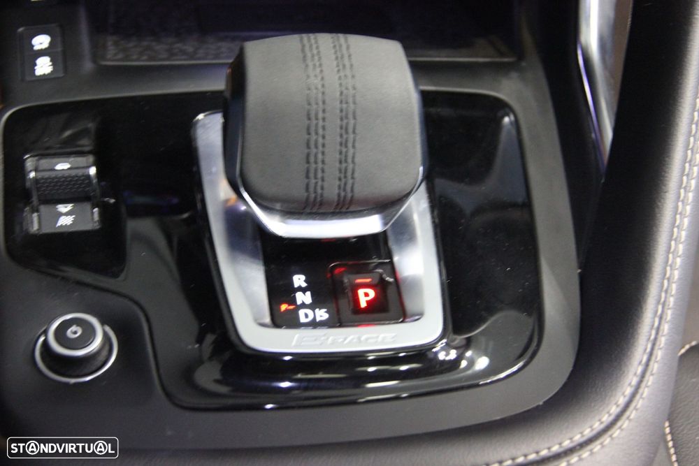 Jaguar E-Pace 1.5 P300e R-Dynamic SE AWD Aut. - 17