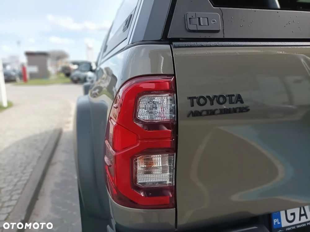 Toyota Hilux 2.8 D-4D mHEV Double Cab Invincible 4x4 - 29