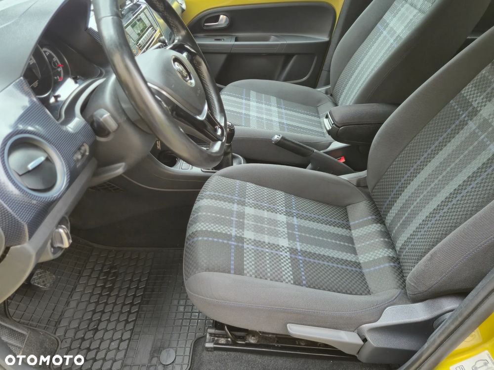 Volkswagen up! club - 18