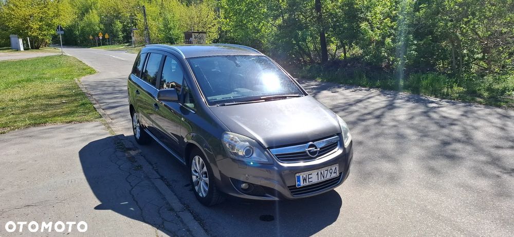 Opel Zafira 1.8 Cosmo - 2