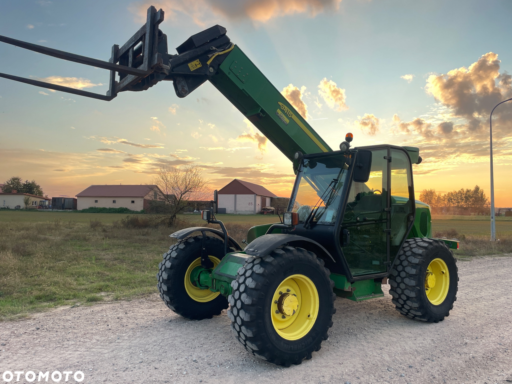 John Deere 3415 - 10