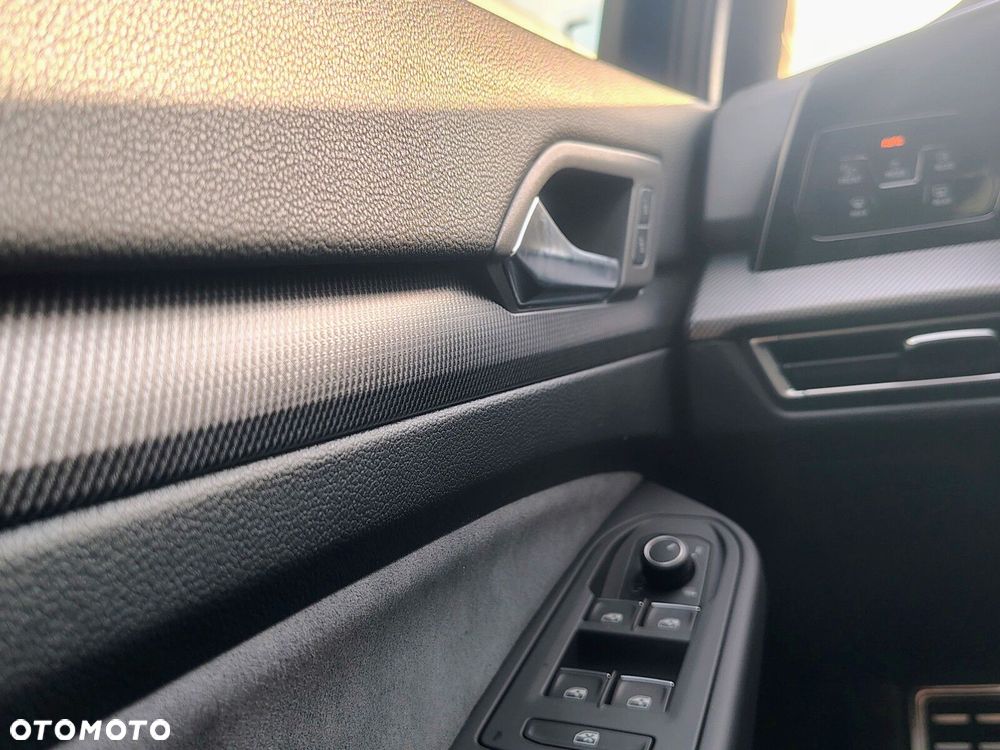 Volkswagen Golf - 26