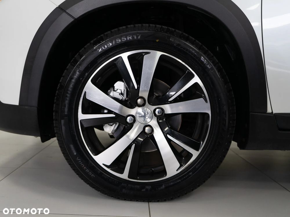 Peugeot 2008 1.2 Pure Tech GPF Allure S&S EAT6 - 3