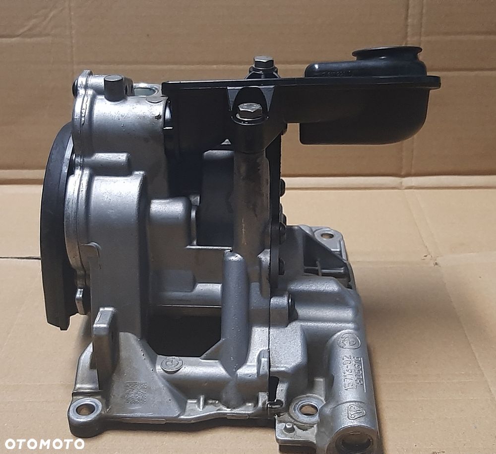 Pompa oleju BMW F01 F02 F10 F11 X5 E70 F30 3l.d 7805316 N57 - 1