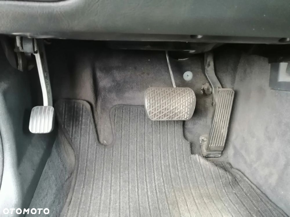 Mercedes-Benz CLK - 21