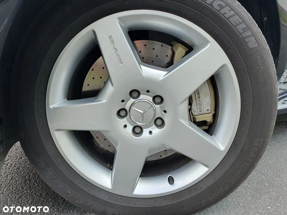 Mercedes-Benz ML 63 AMG 4Matic 7G-TRONIC - 23