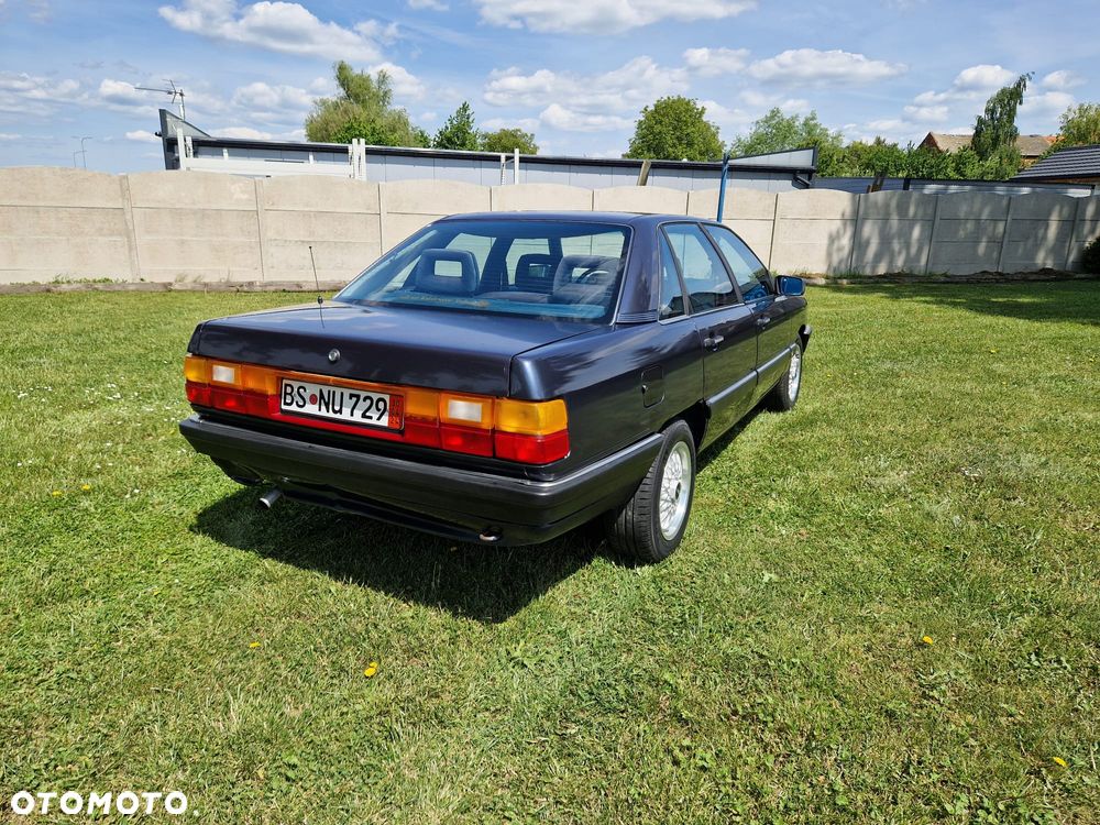 Audi 200 2.2 Turbo - 9