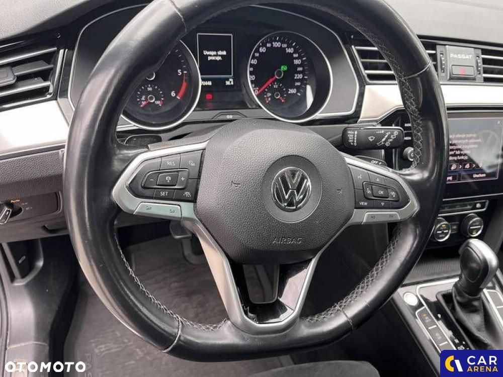 Volkswagen Passat - 16