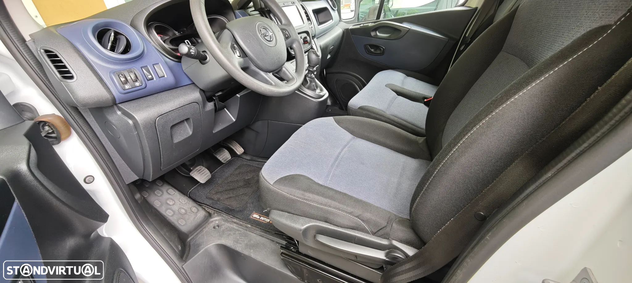 Opel Vivaro - 11