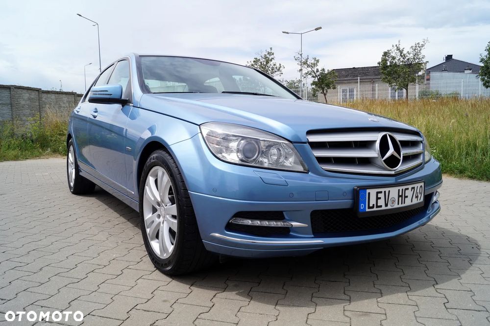 Mercedes-Benz Klasa C 180 CGI Automatik BlueEFFICIENCY Avantgarde - 1
